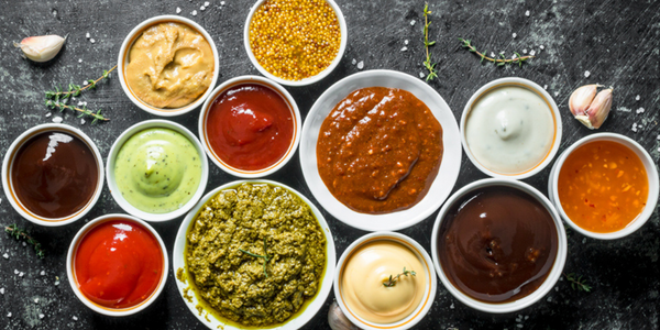 Molhos que Transformam Pratos Simples: Do Pesto ao Bechamel