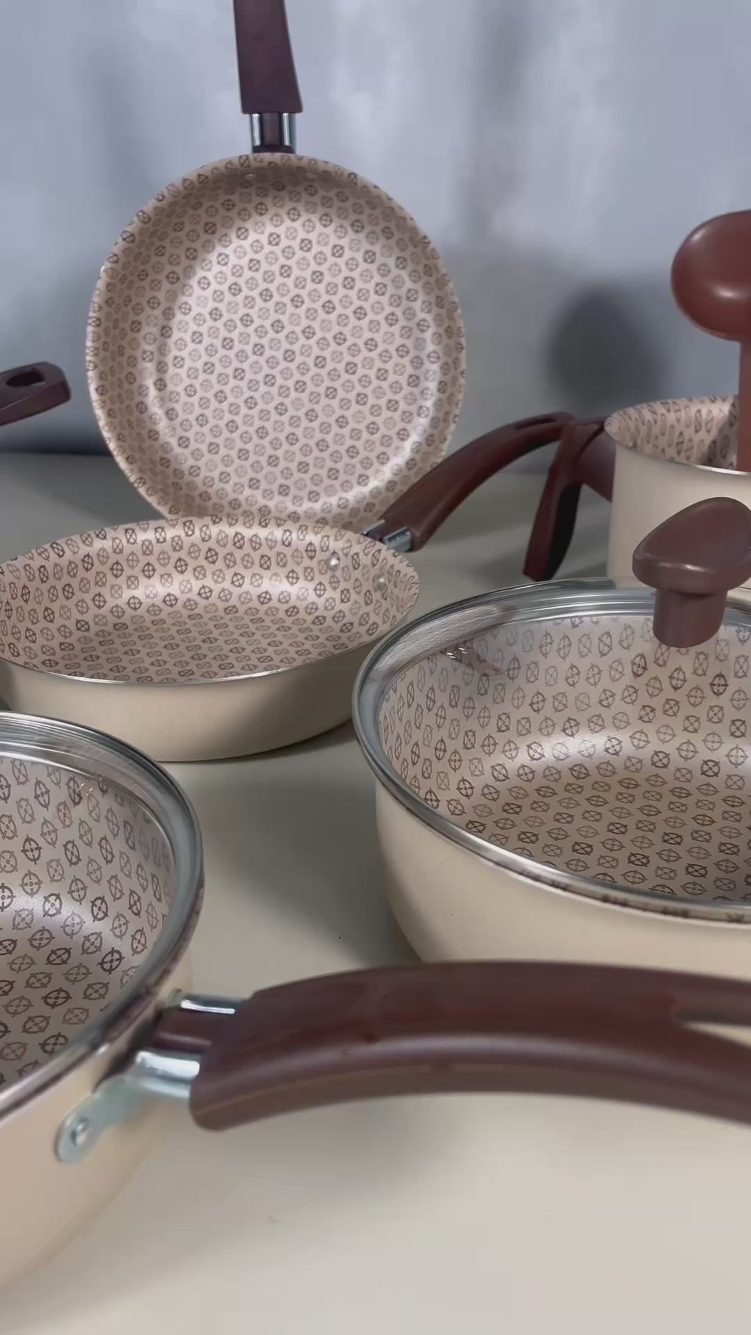 Jogo de Panela 10 Peças | Alumínio Antiaderente | Linha Premium | Essenza Di Chef - Ivory